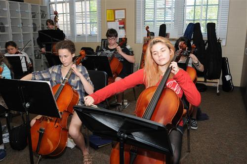 middle school orchestra students 